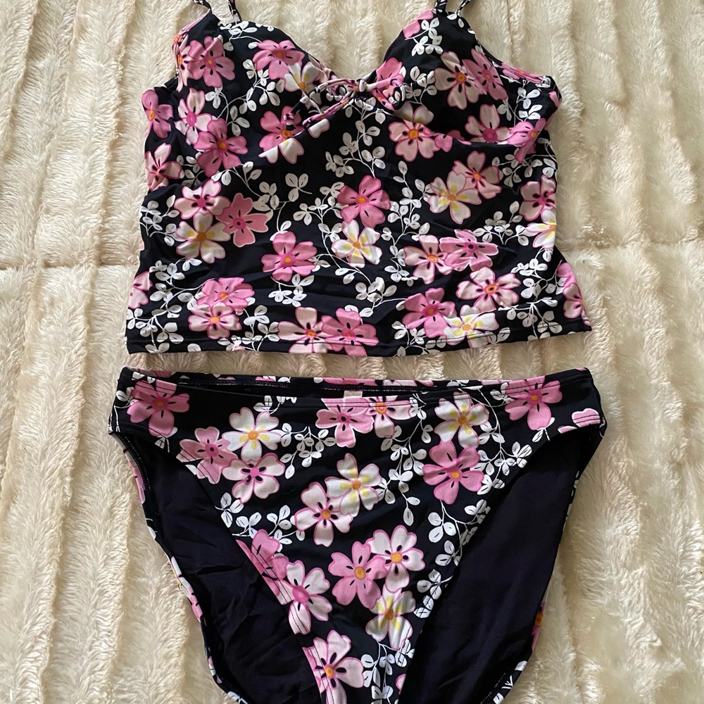 Victoria Secret Swim Set M and 36C